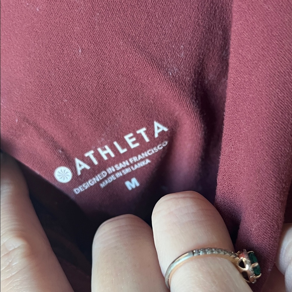 Athlete workout top - Picture 3 of 3